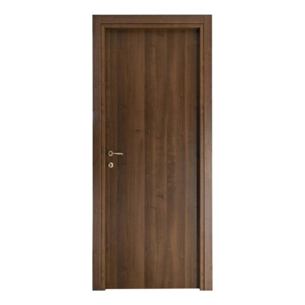 Porta interna marrone con venature del legno e maniglia argentata.