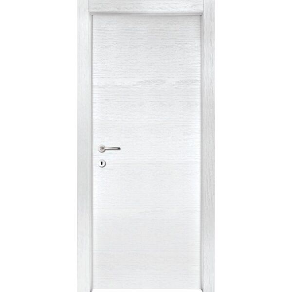 Porta interna bianca con superficie liscia e maniglia color argento.
