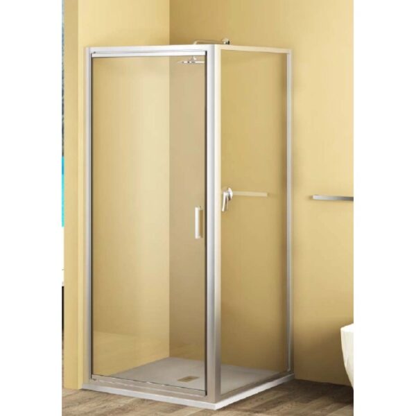 Box doccia angolare con telaio argentato e porta in vetro. Ideale per il tuo bagno.