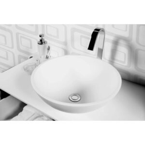 Lavabo d'appoggio tondo bianco di t.b.t. con rubinetto e accessori bagno.