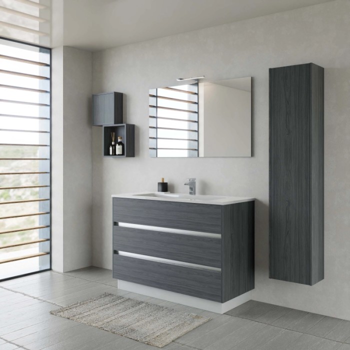 Set bagno moderno con mobile lavabo grigio, specchiera e colonna.