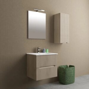 Set di mobili da bagno moderni: mobile lavabo, specchiera e pensile in legno.