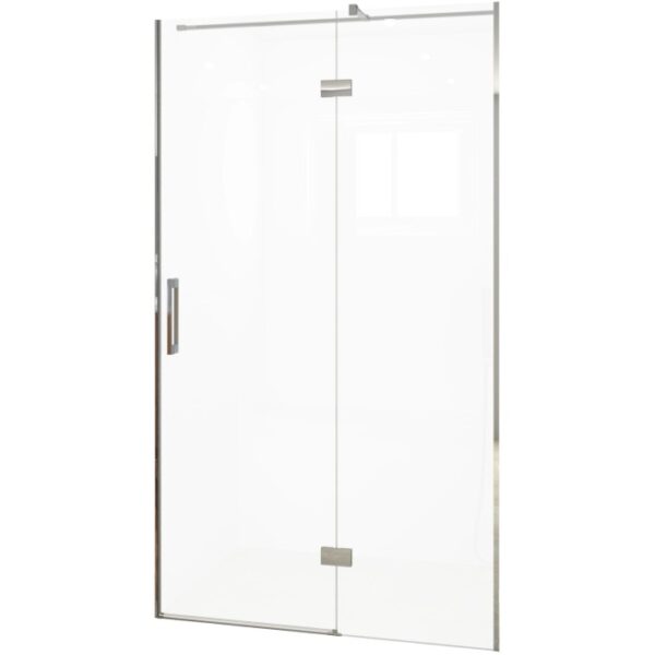 Box doccia t.b.t. con vetro trasparente e accessori argentati.