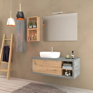 Bagno moderno con mobile lavabo, specchio, mensola e scala. Arredo bagno.