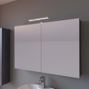 Mobile bagno t.b.t. con specchiera e illuminazione.