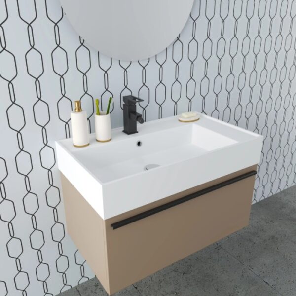 Mobile bagno moderno: base beige con lavabo da appoggio bianco e rubinetto nero.
