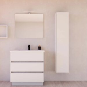 Moderno set di mobili bagno bianchi con mobile lavabo, specchio e colonna.
