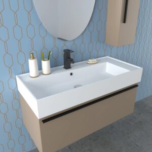 Moderno set di mobili da bagno: mobile lavabo con lavandino, specchio e pensile in beige e bianco.