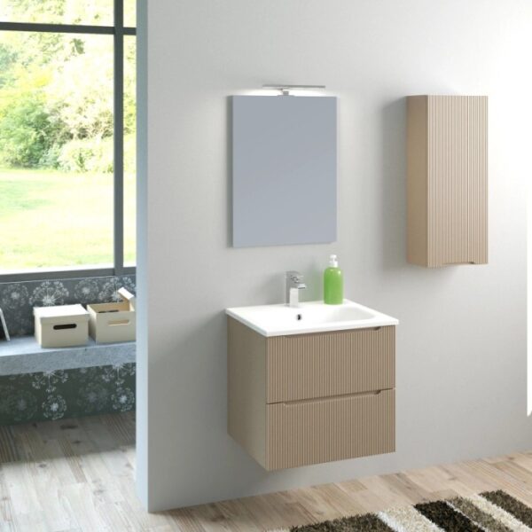 Set di mobili bagno moderni: mobile lavabo con mobiletto, specchiera e pensile in beige.