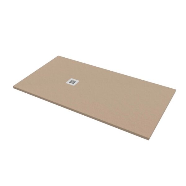 Piatto doccia beige con scarico quadrato per docce a filo pavimento.