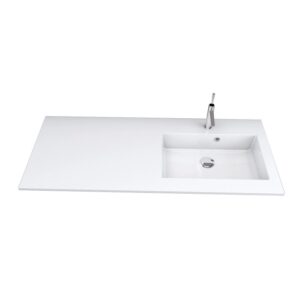 Lavabo singolo t.b.t. bianco con rubinetto, vista dall'alto.
