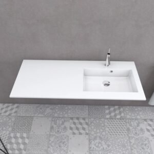 Lavabo singolo t.b.t. bianco con rubinetto, vista dall'alto.