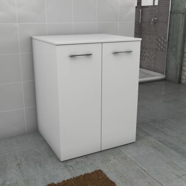 Mobile bagno bianco con due ante e maniglie argentate.