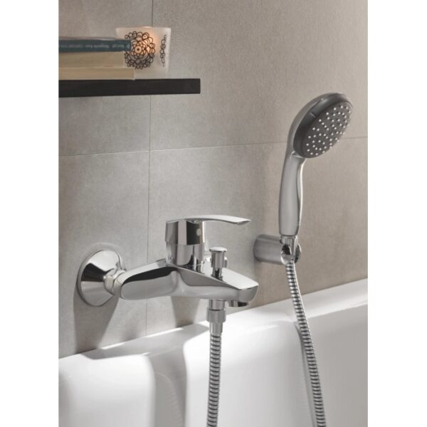 Miscelatore monocomando per vasca Grohe Start cromato con set doccia su vasca.