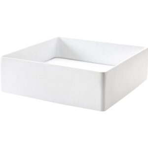 Lavabo da appoggio rettangolare bianco.