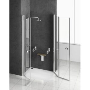 Elegante box doccia angolare t.b.t. trasparente con telaio cromato e sedile doccia.
