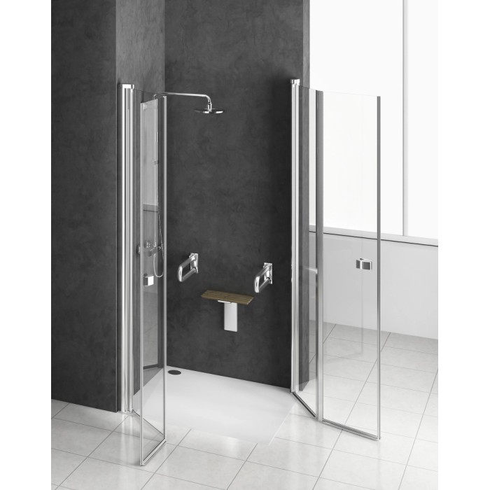 Elegante box doccia angolare t.b.t. trasparente con telaio cromato e sedile doccia.