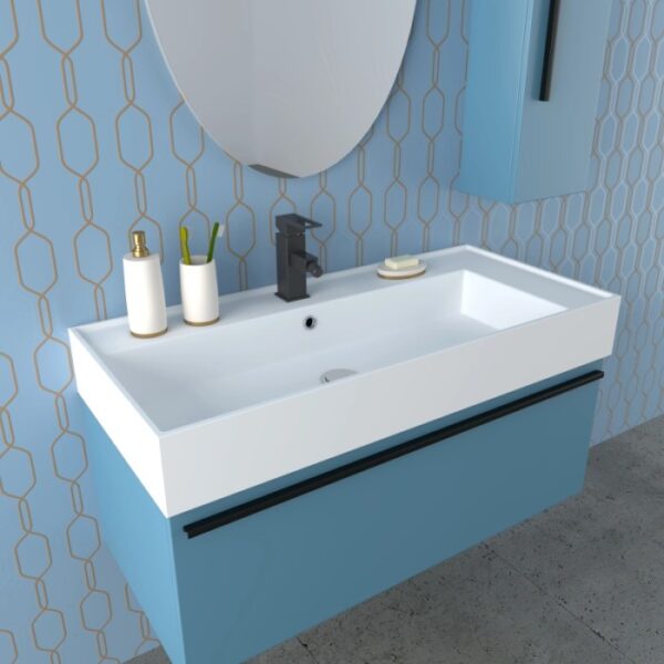 Set di mobili da bagno blu con lavabo, rubinetto e specchio. Design moderno per il tuo bagno.