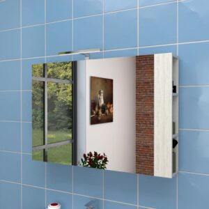 Specchiera t.b.t. con illuminazione e ripiano laterale nel bagno.