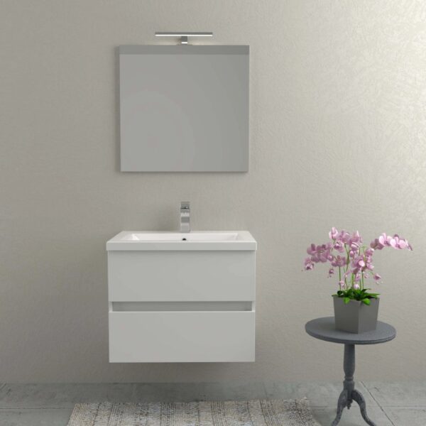 Mobile bagno bianco con specchio e illuminazione, categoria arredo bagno.