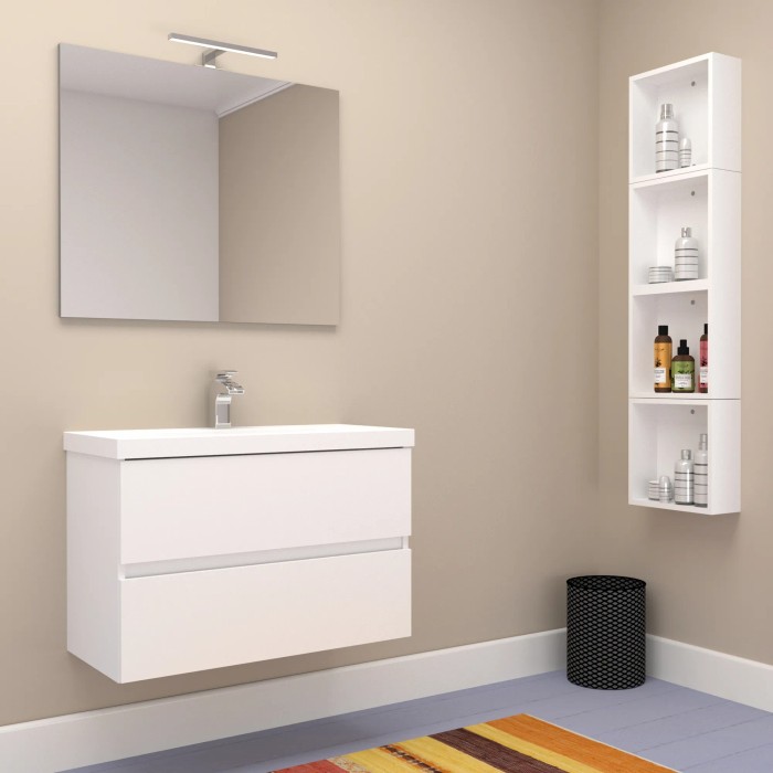 Set di mobili bagno moderni bianchi con lavabo, specchio e mensola. Design elegante per il bagno.