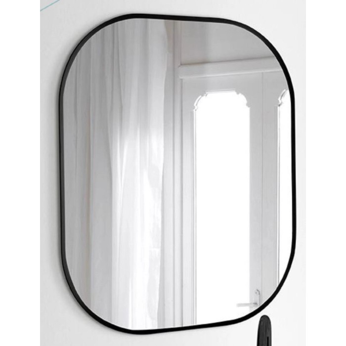 Specchio da parete rettangolare con angoli arrotondati e cornice nera.