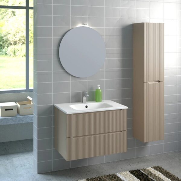Set bagno moderno con mobile lavabo, pensile a specchio e specchio rotondo.