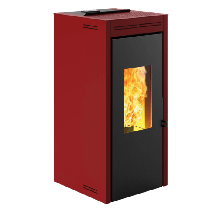 Stufa a pellet rossa con porta nera e finestra con fiamme.